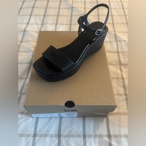 Coach Black Platform Sandals Brand New Size 9